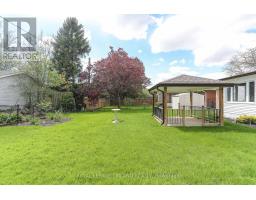 32 APPLEWOOD CRESCENT - 47