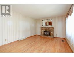32 APPLEWOOD CRESCENT - 5