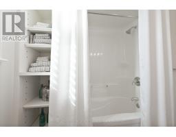 37 BARON CRESCENT - 26