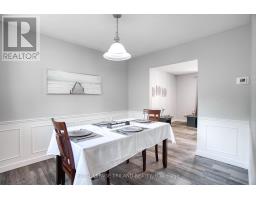 35 ROLLSCOURT GARDENS - 11