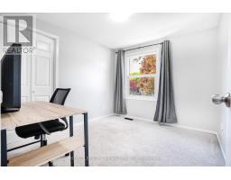 35 ROLLSCOURT GARDENS - 19