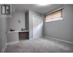 35 ROLLSCOURT GARDENS - 21