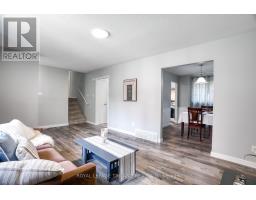 35 ROLLSCOURT GARDENS - 9
