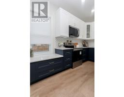 964 DUFFERIN AVENUE - 14