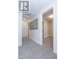 964 DUFFERIN AVENUE - 27