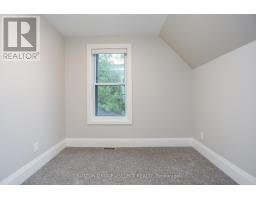 964 DUFFERIN AVENUE - 28