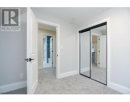 964 DUFFERIN AVENUE - 29