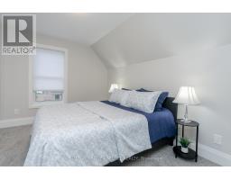 964 DUFFERIN AVENUE - 33