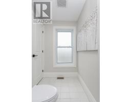 964 DUFFERIN AVENUE - 36