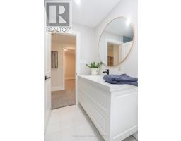 964 DUFFERIN AVENUE - 38