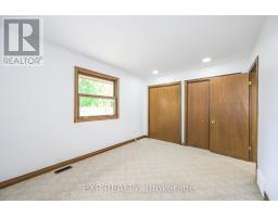 20 HERITAGE COURT - 15