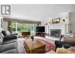 8 CURRIE COURT - 18