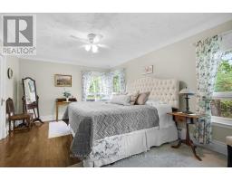 8 CURRIE COURT - 28