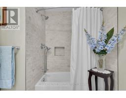8 CURRIE COURT - 34