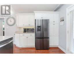 607 HIGHVIEW DRIVE - 16