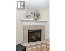 607 HIGHVIEW DRIVE - 32