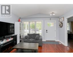 607 HIGHVIEW DRIVE - 6