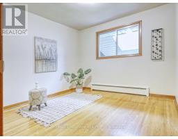 33-35 ADARE CRESCENT - 20