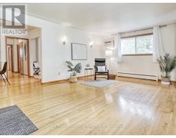 33-35 ADARE CRESCENT - 9