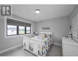 107 OPTIMIST DRIVE - 41