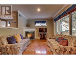 31 GLENRIDGE CRESCENT - 32