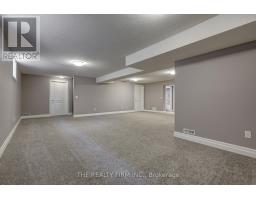 696 BENNETT CRESCENT - 30