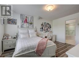 26 TANAGER PLACE - 32