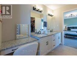 178 GILMOUR DRIVE - 22