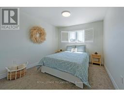 178 GILMOUR DRIVE - 23