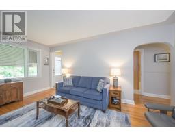 14 CRONYN CRESCENT - 15