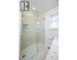 14 CRONYN CRESCENT - 26