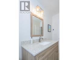 14 CRONYN CRESCENT - 27