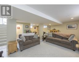 14 CRONYN CRESCENT - 30
