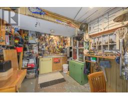14 CRONYN CRESCENT - 35