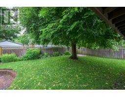 14 CRONYN CRESCENT - 8