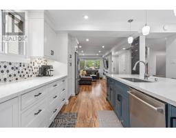 31 ROUNDHILL COURT - 10
