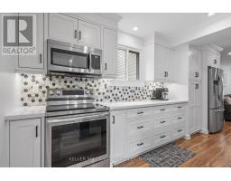 31 ROUNDHILL COURT - 11
