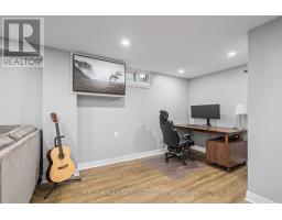 31 ROUNDHILL COURT - 32