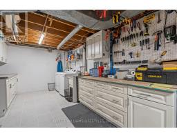 31 ROUNDHILL COURT - 33