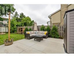31 ROUNDHILL COURT - 36