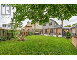 31 ROUNDHILL COURT - 40