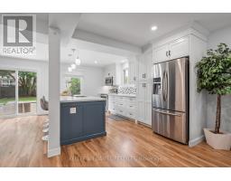 31 ROUNDHILL COURT - 6