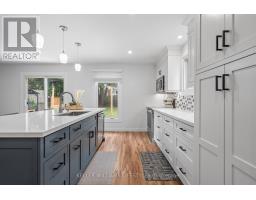 31 ROUNDHILL COURT - 7