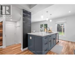31 ROUNDHILL COURT - 9