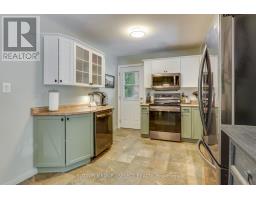 21 BRENTWOOD CRESCENT - 13