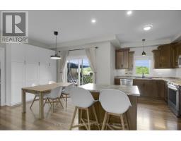 22 JACKLIN COURT - 10