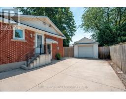 133 SANDERS STREET E - 2