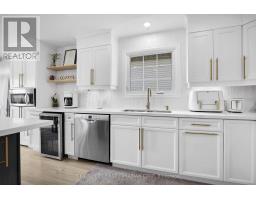 292 THORN DRIVE - 15