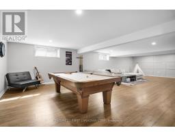 292 THORN DRIVE - 36