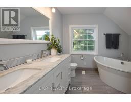 52686 CHALET LINE - 25